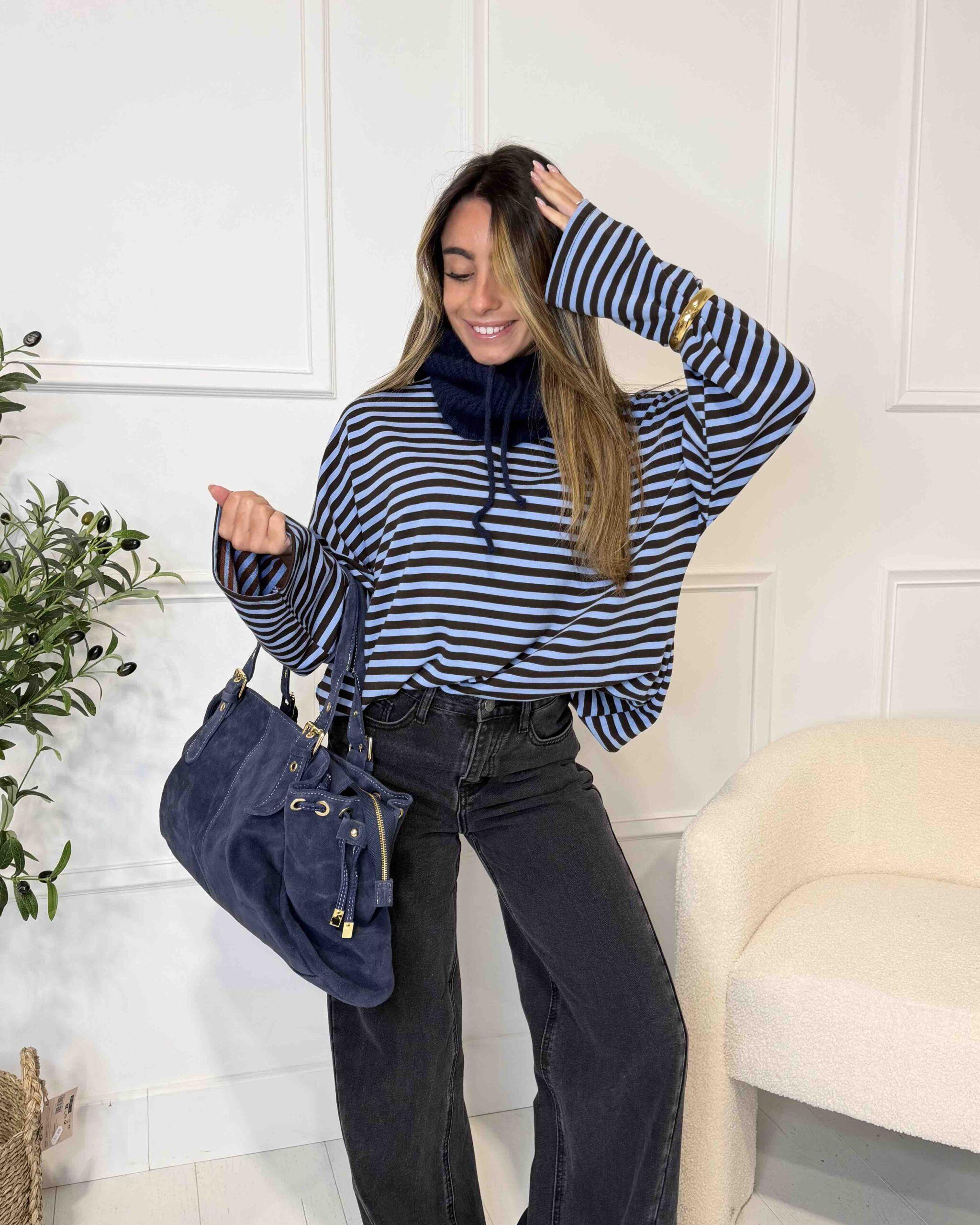 T-shirt à manches longues avec rayures bleues et noir