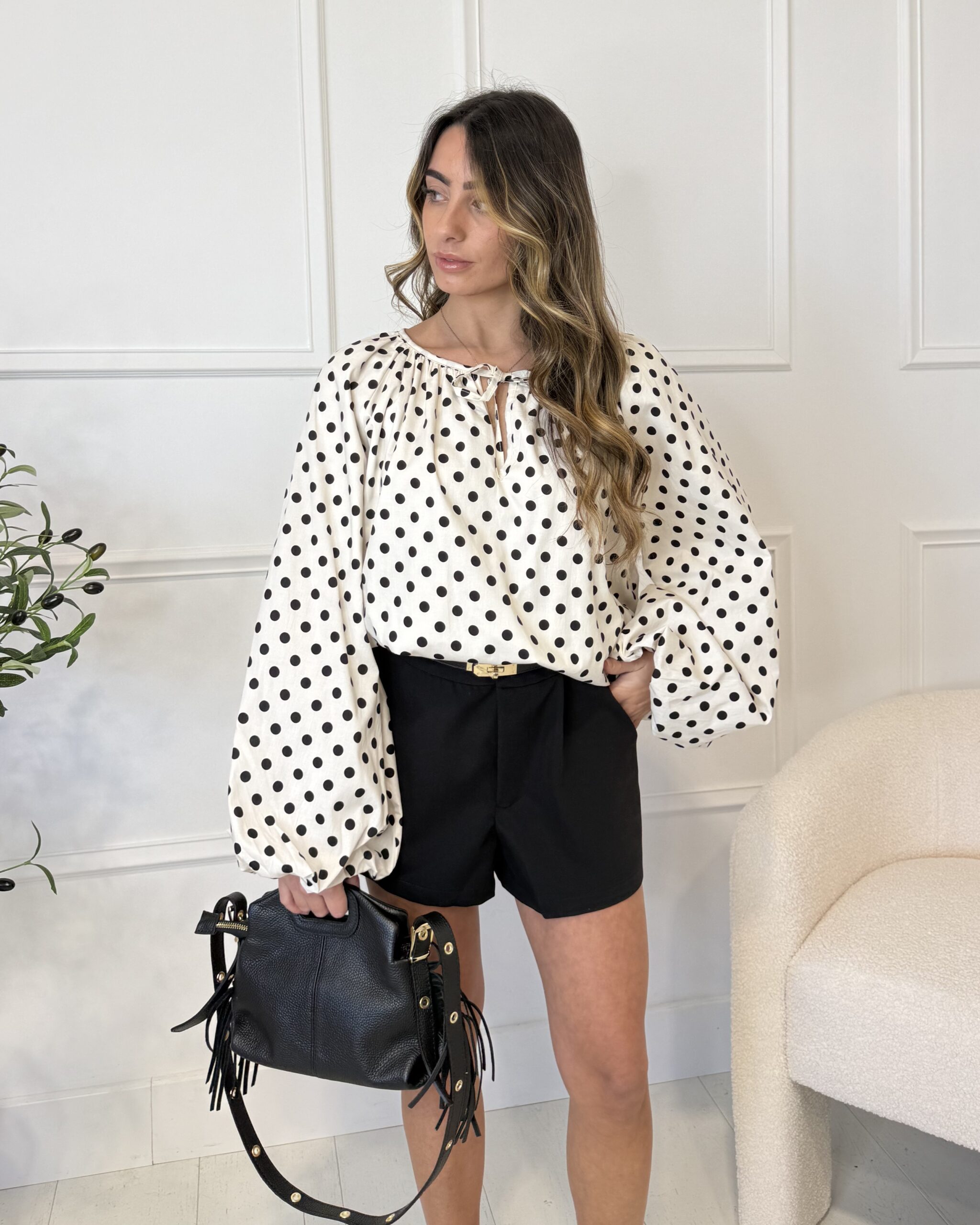 Blouse à manches longues bouffantes à pois