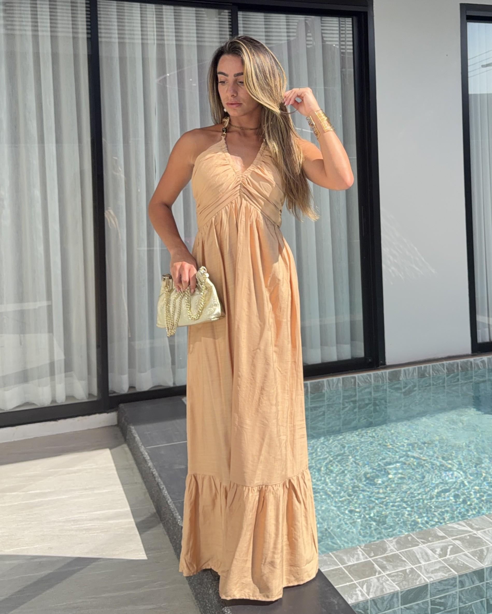 Robe longue beige d'été