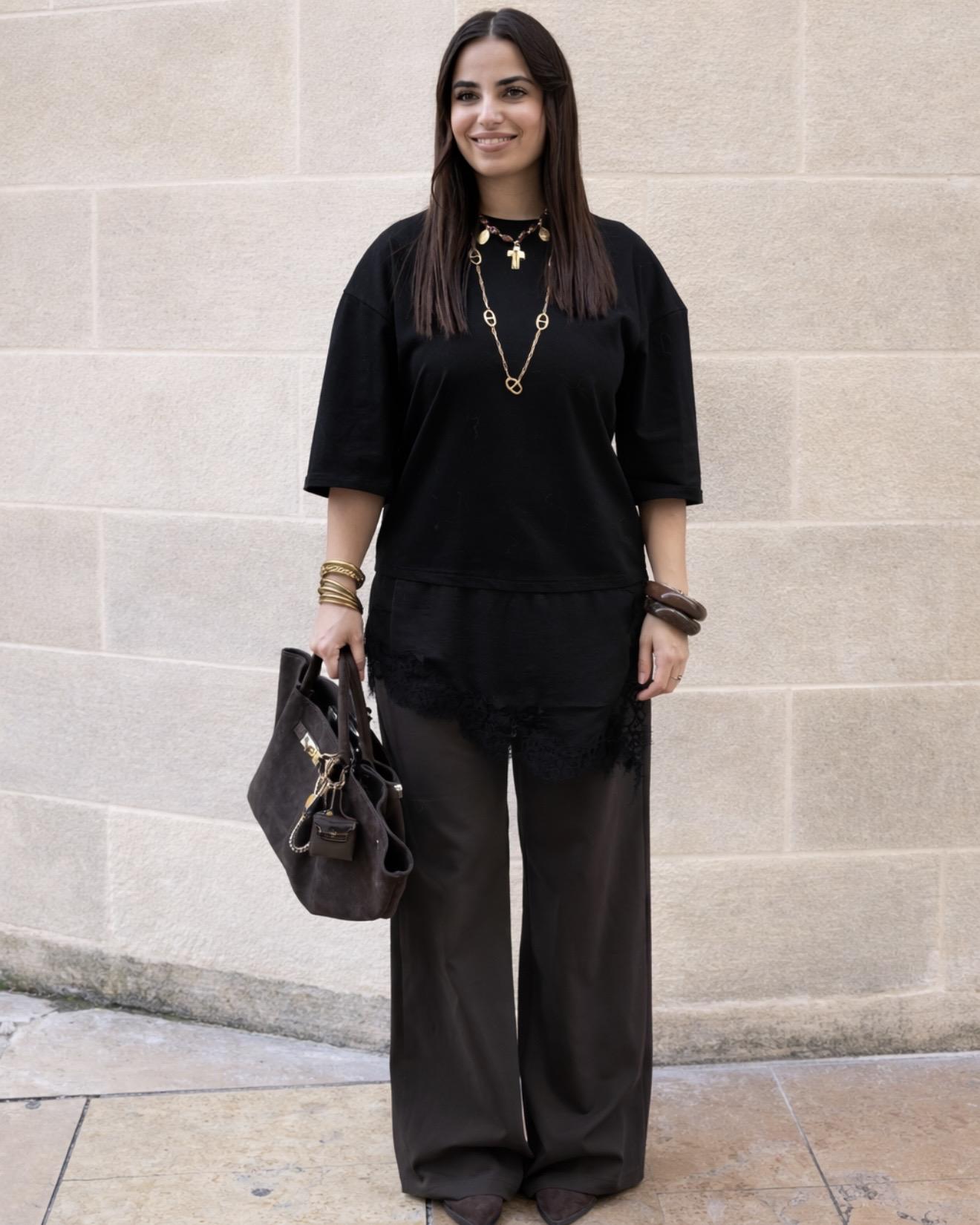 T-shirt noir en dentelle femme