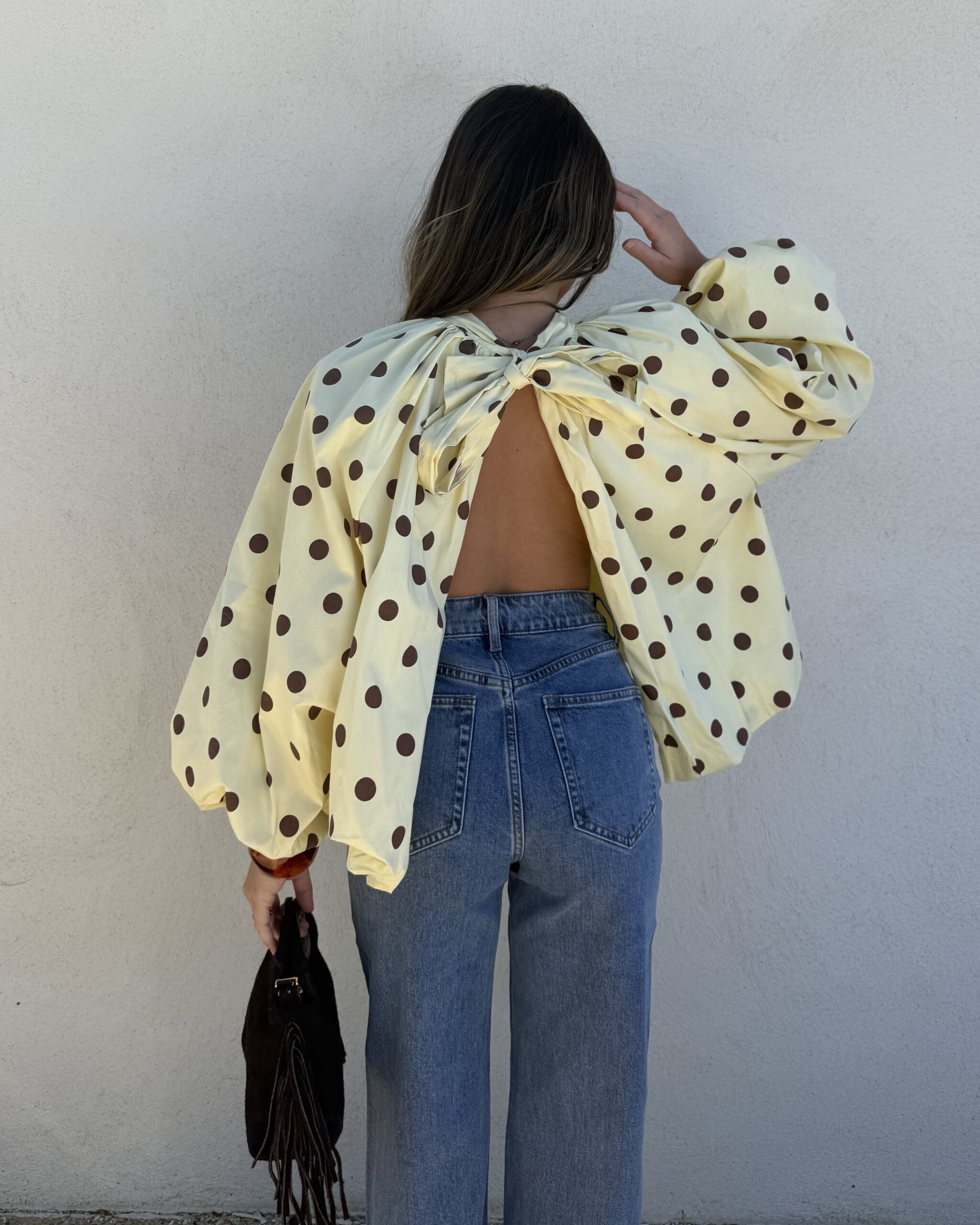 Blouse jaune à pois marron manches longues bouffantes