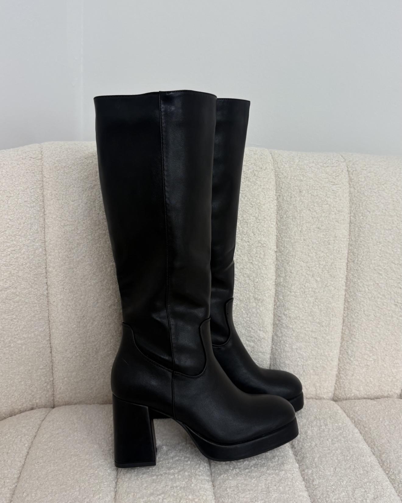 Bottes noires tendance