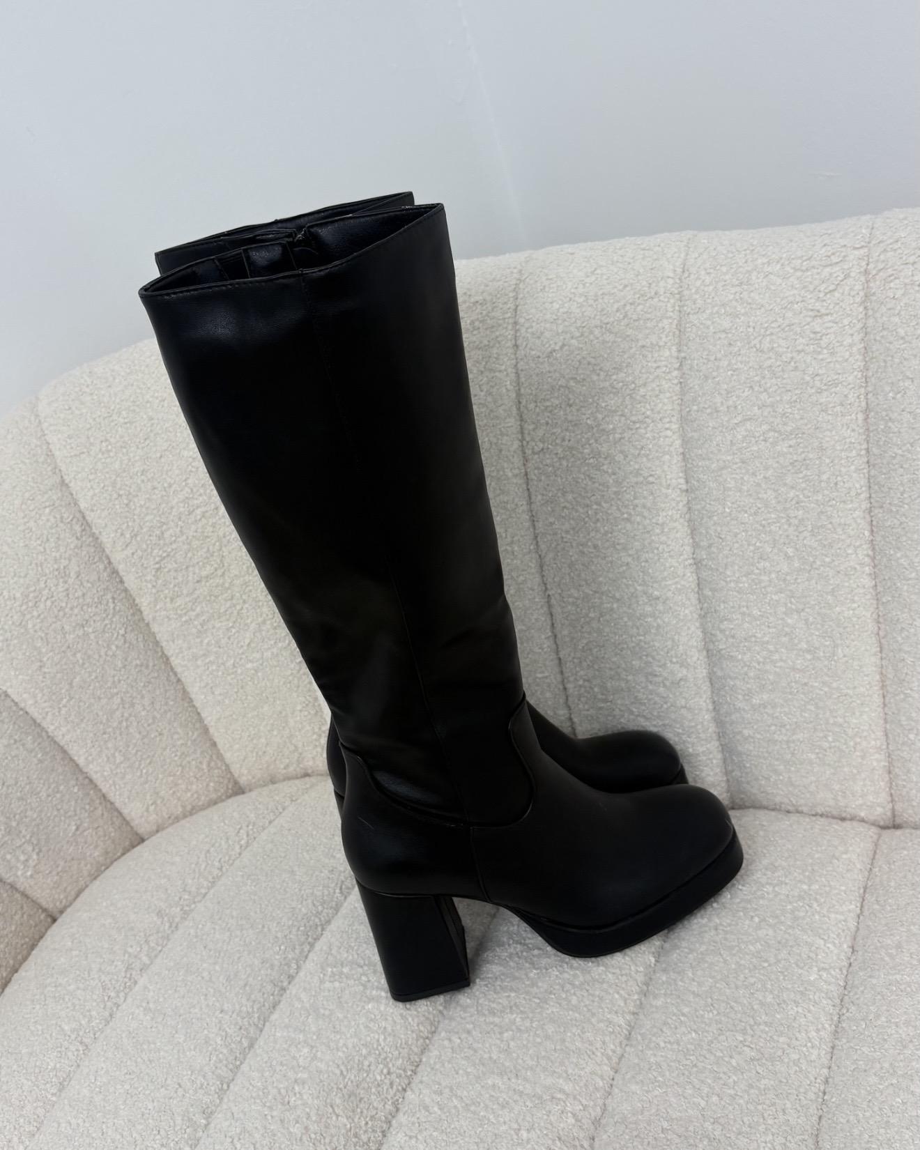 Bottes noires tendance