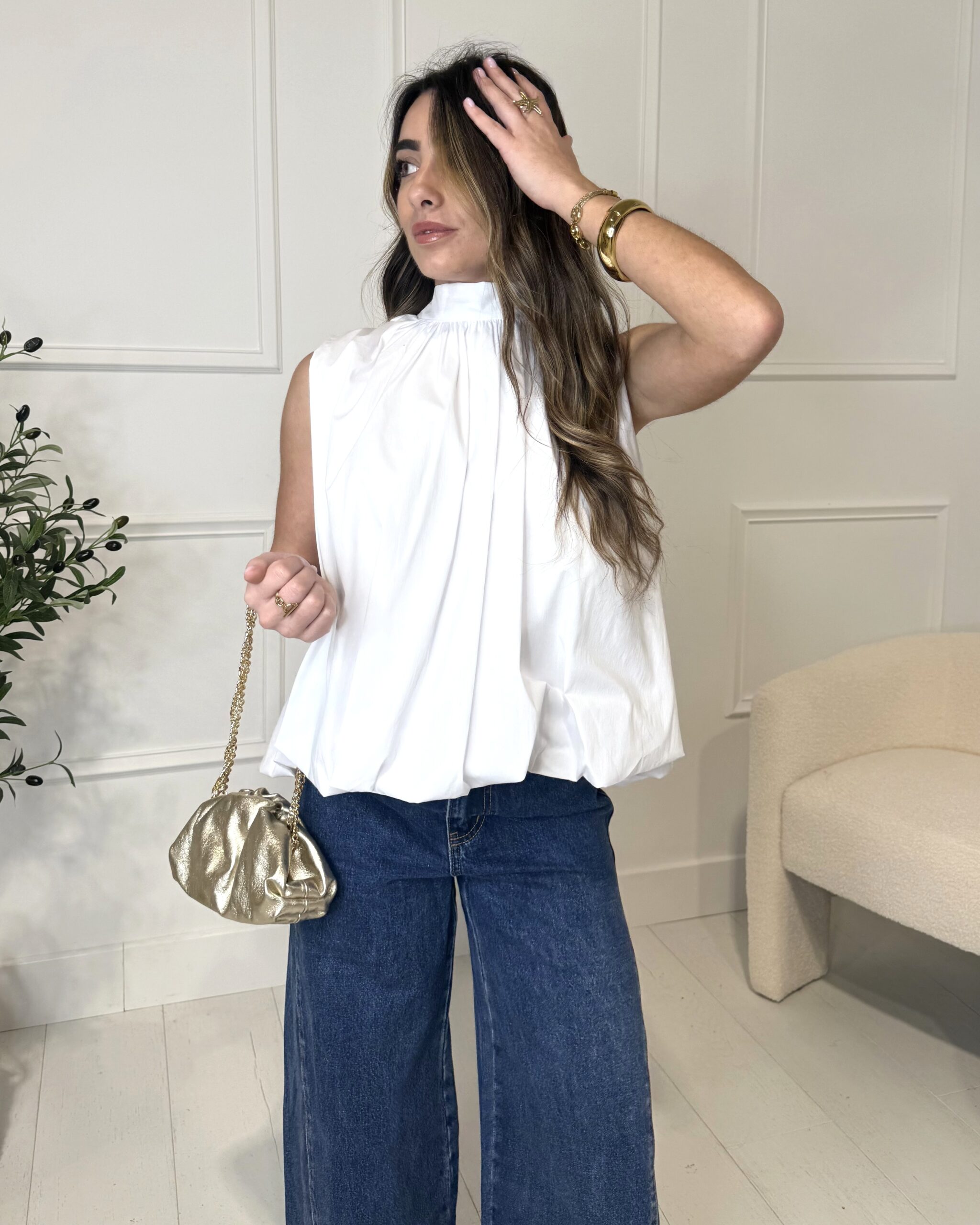 Blouse blanche sans manches avec dos-nu