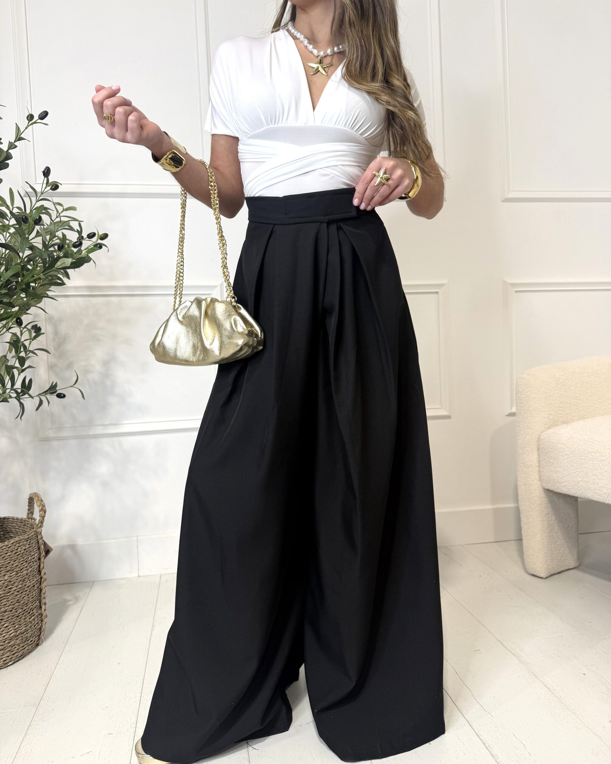 Pantalon noir ample large oversize à scratch