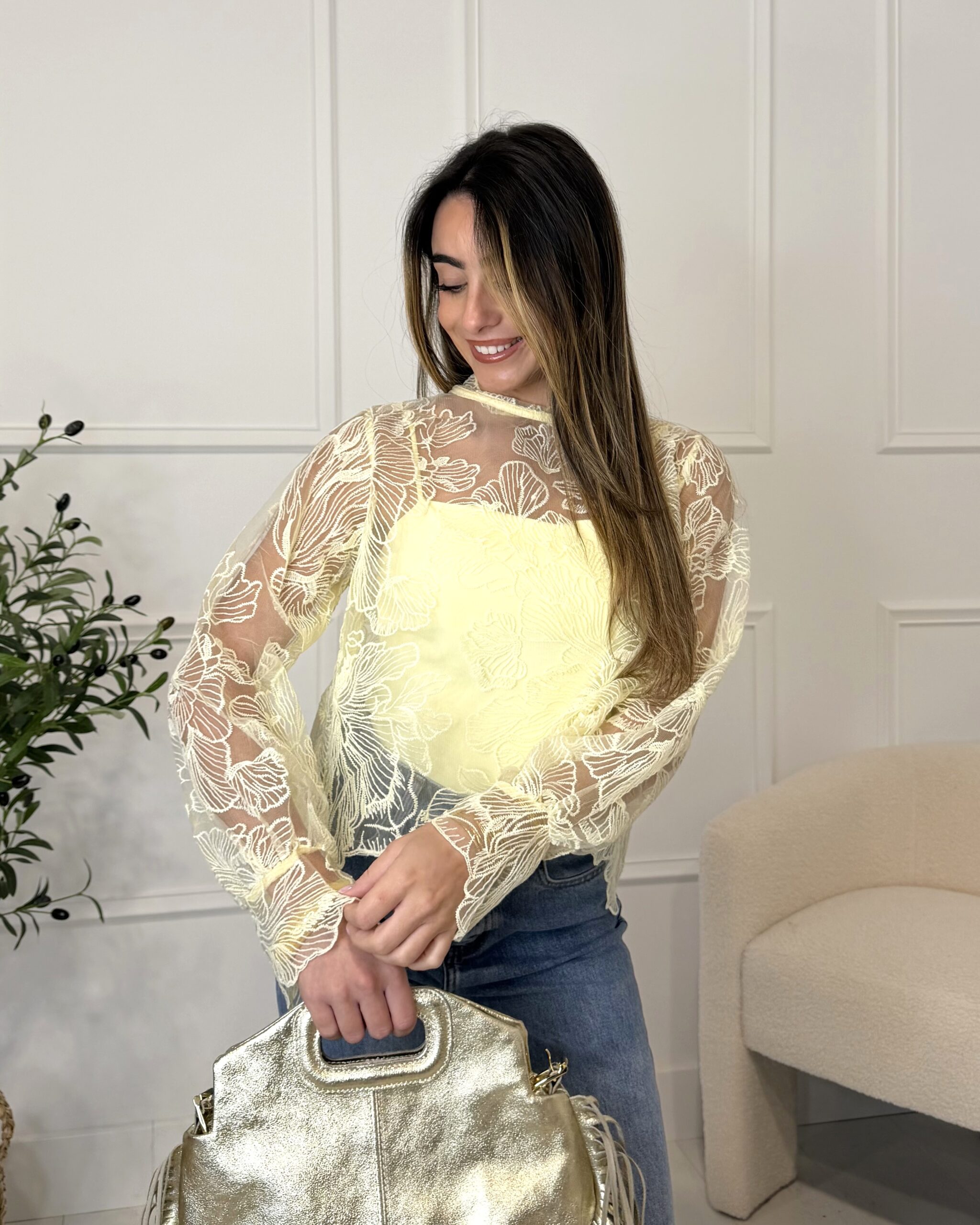 haut dentelle jaune