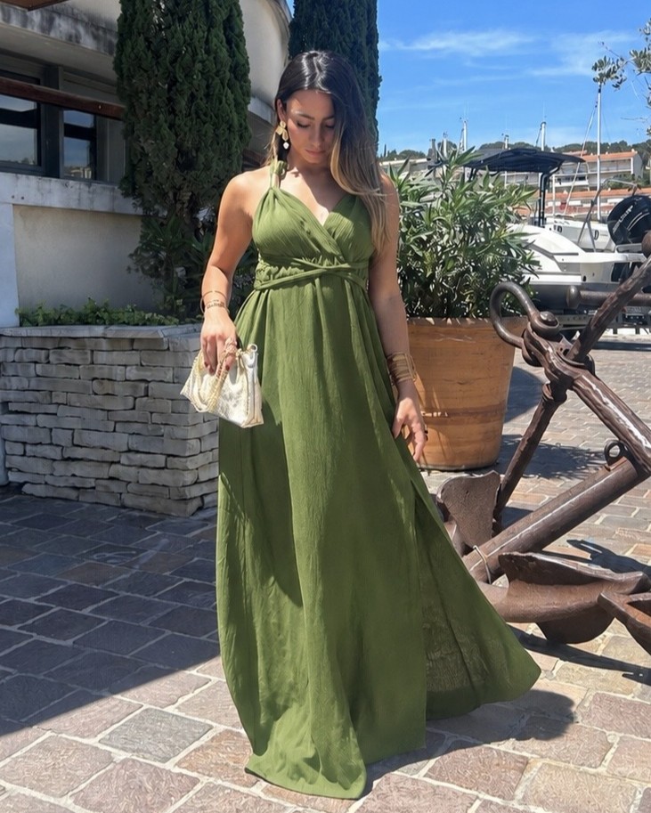 Robe longue verte olive dos-nu avec liens à nouer selon les envies