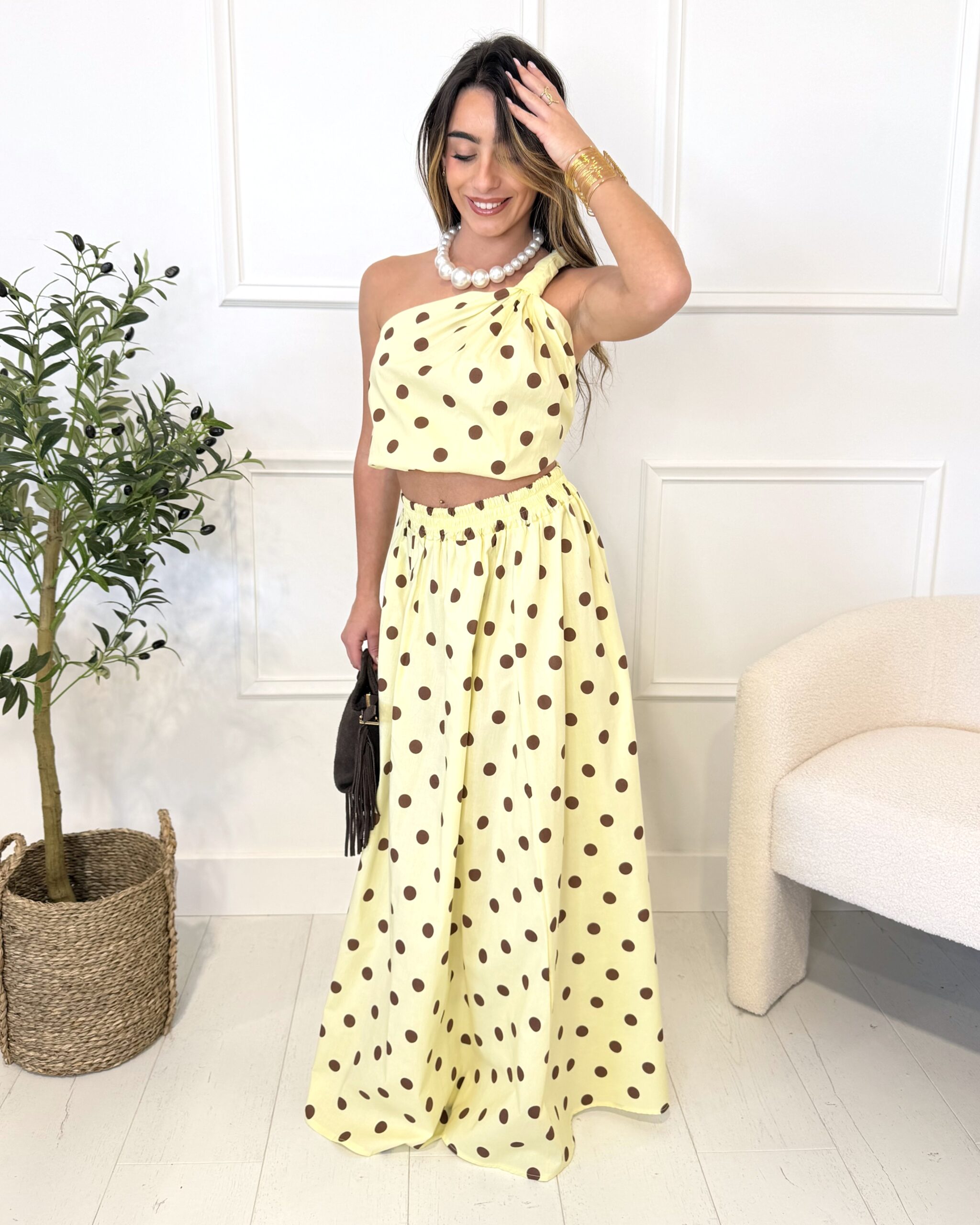 Ensemble jaune à pois tendance