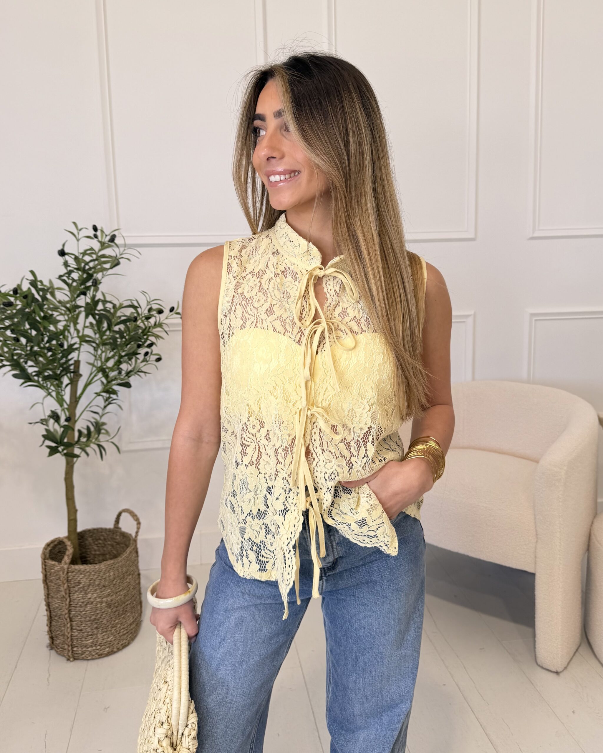 top dentelle jaune