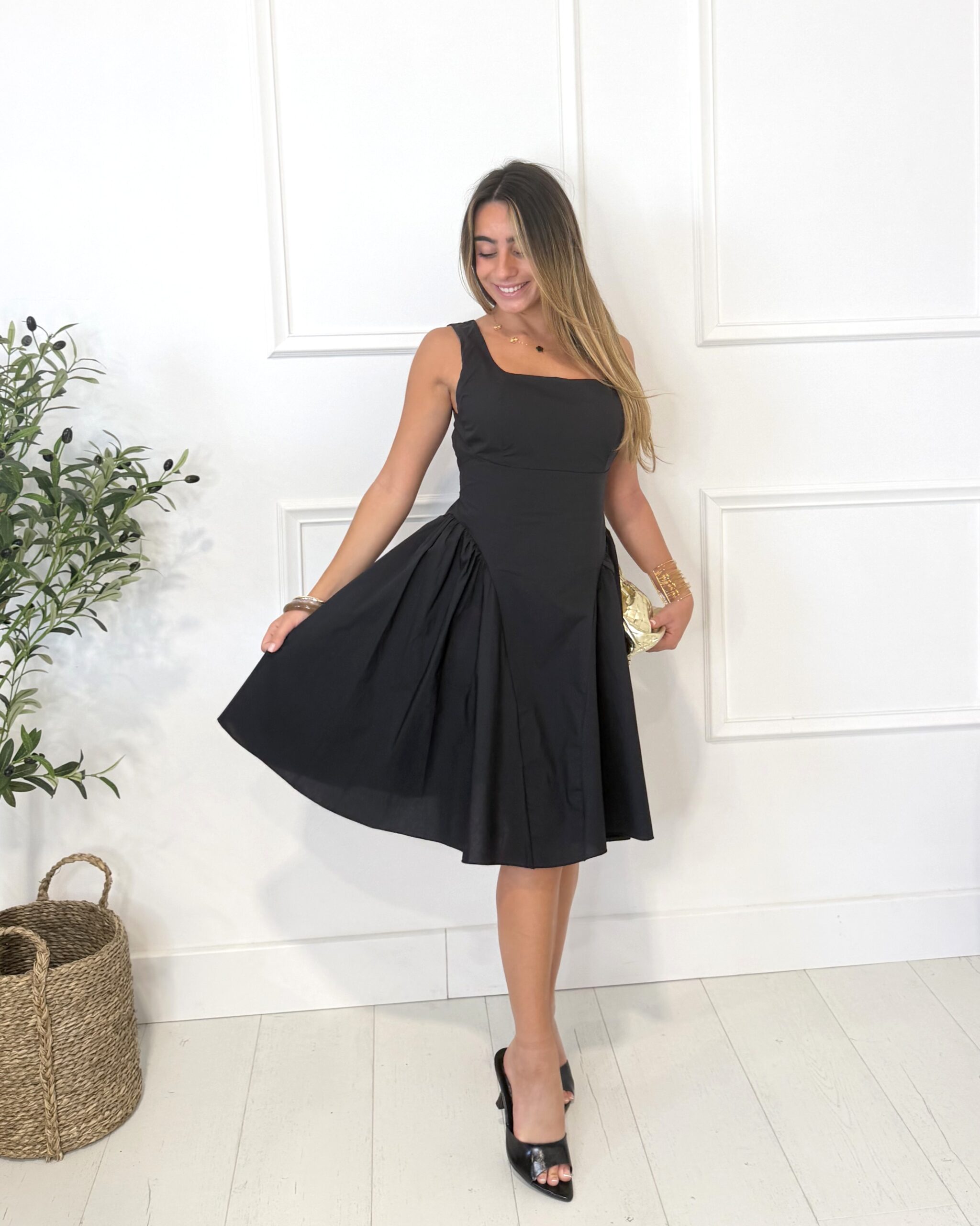 Robe courte à noeud noire femme